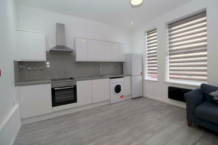 1 Bedroom Flat To Rent In Keppoch Street, Roath, Cardiff, CF24