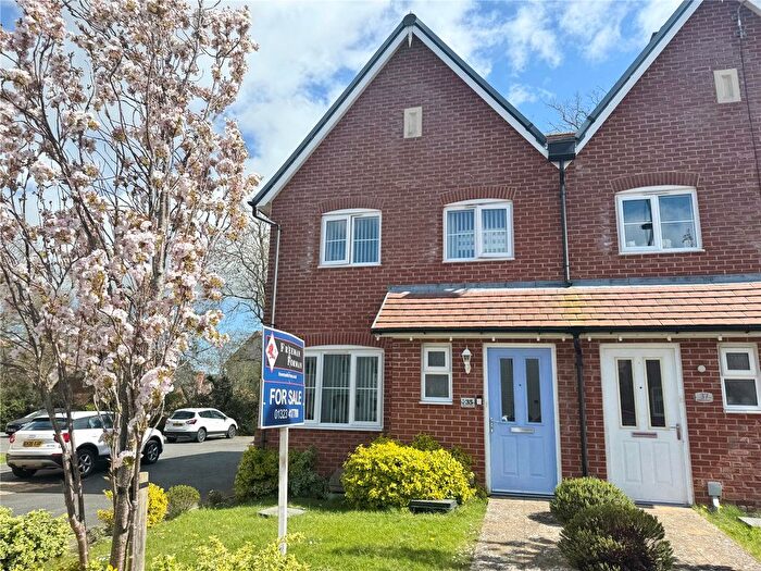 3 Bedroom End Of Terrace House For Sale In Highgrove Crescent, Polegate, East Sussex, BN26