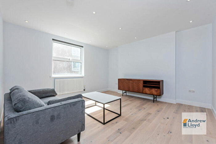 2 Bedroom Flat To Rent In Bedroom Flat – New North Road, Old Street, N1