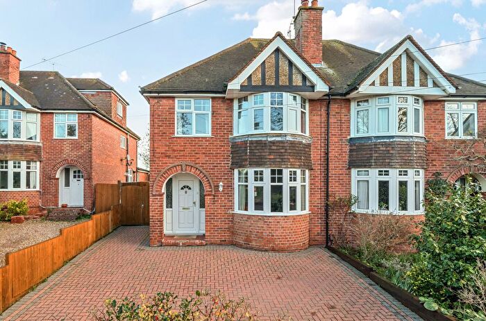 3 Bedroom Semi Detached House For Sale In Kidmore Road, Caversham, Reading, RG4