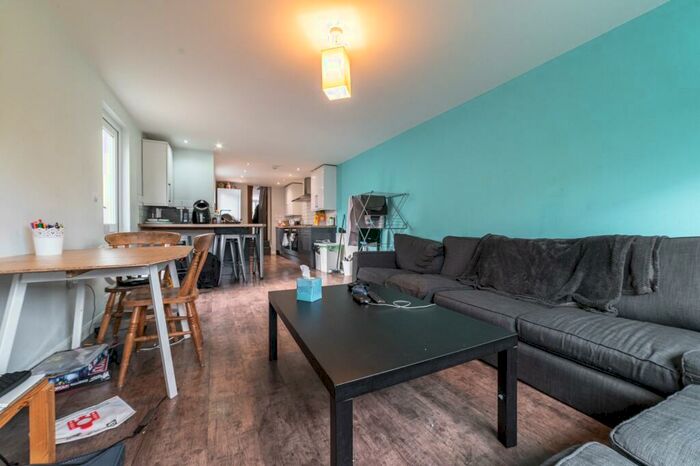 8 Bedroom Terraced House To Rent In Rhymney Street, Cathays, CF24