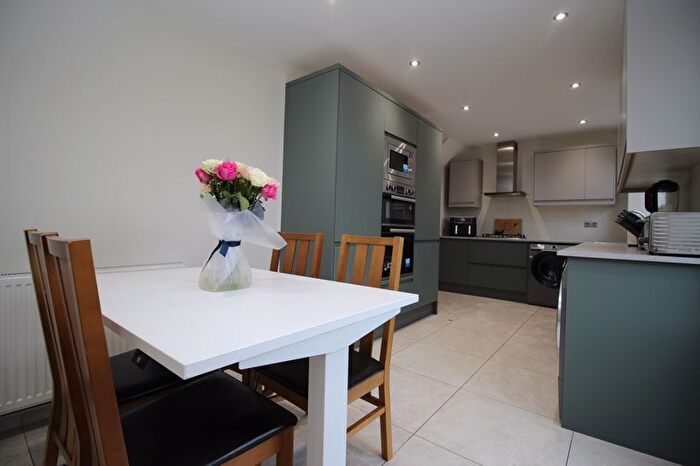 3 Bedroom Terraced House For Sale In Ellwood Close, Southampton, SO19