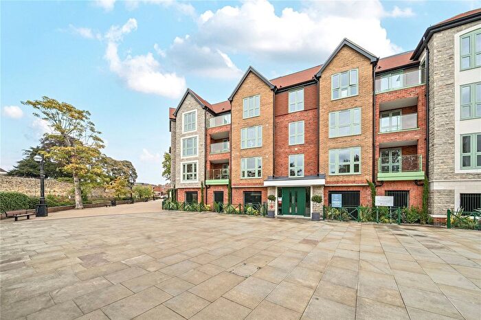 2 Bedroom Flat For Sale In Brook House, New Wharf Road, Tonbridge, TN9
