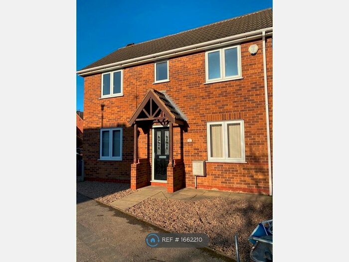 3 Bedroom Semi-Detached House To Rent In Shaw Close, Normanton, WF6