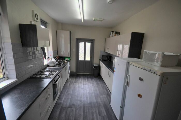5 Bedroom Terraced House To Rent In Stanmore Road, Leeds, West Yorkshire, LS4