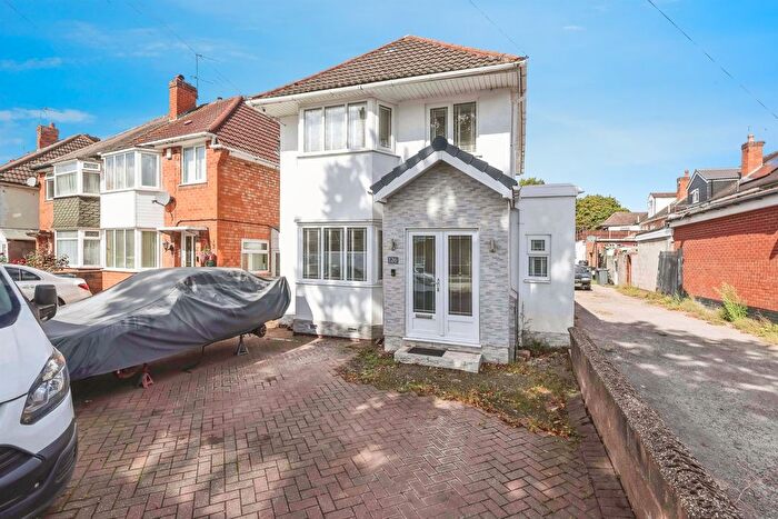 3 Bedroom Detached House For Sale In Falmouth Road, Birmingham, B34