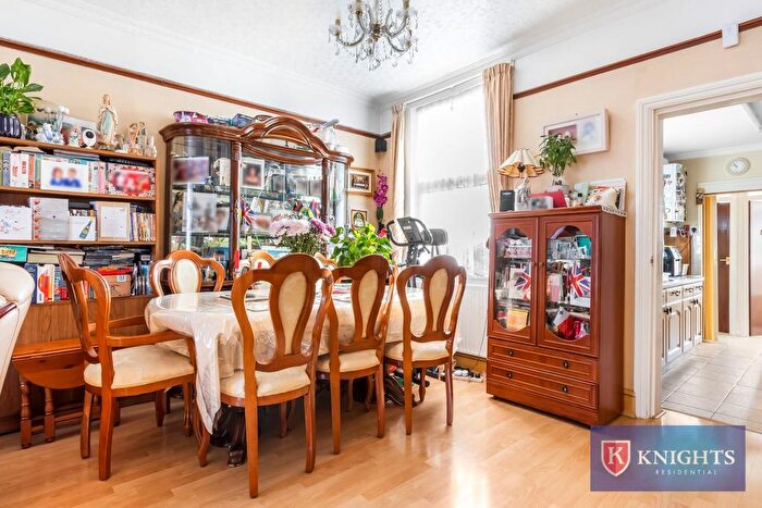 3 Bedroom Terraced House For Sale In Cheddington Road, London, N18