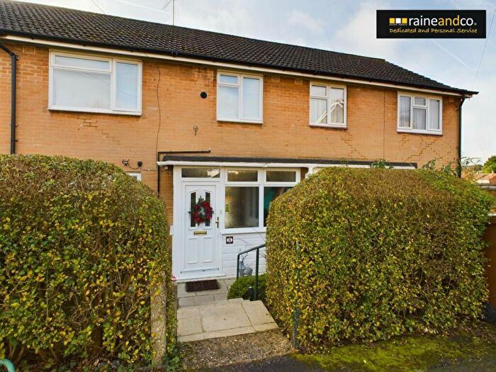 3 Bedroom Terraced House For Sale In Featherstone Close, Potters Bar, EN6