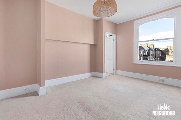 2 Bedroom Flat To Rent In Beresford Road, London, N5
