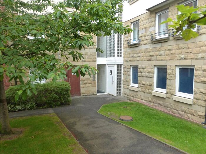 2 Bedroom Flat To Rent In Spring Gardens, Edinburgh, EH8