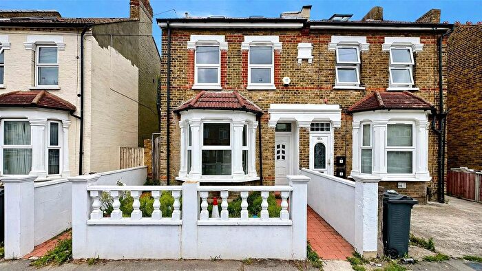 5 Bedroom Semi Detached House For Sale In Cromwell Road, Hounslow, TW3