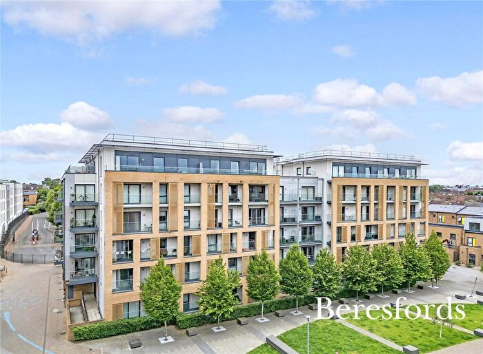 2 Bedroom Apartment For Sale In Dunn Side, Chelmsford, CM1