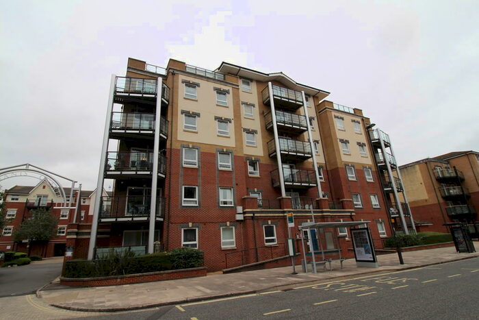 2 Bedroom Apartment To Rent In Southampton, Hampshire, SO14
