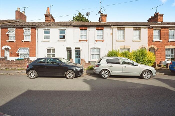2 Bedroom Terraced House For Sale In Mount Pleasant, Aylesbury, HP19