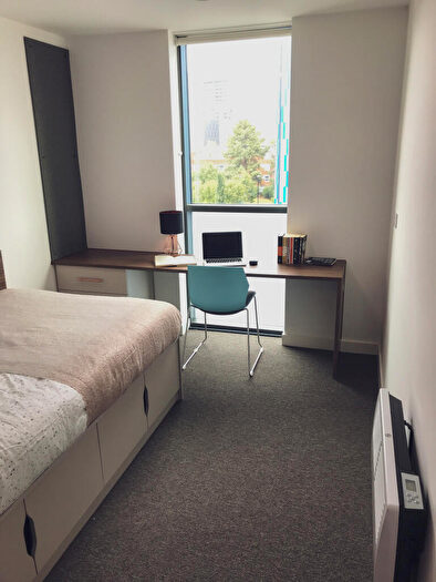 1 Bedroom Flat To Rent In - George Road, Five Ways, West Midlands, B15