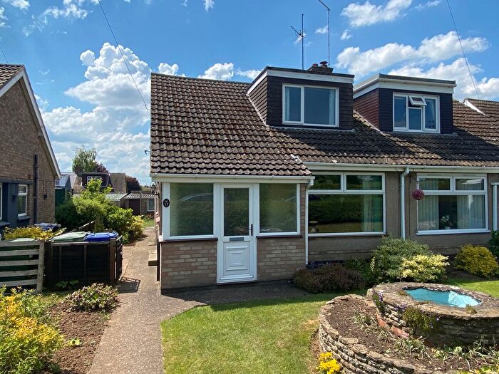 2 Bedroom Semi-Detached House For Sale In Northampton Road, Roade, NN7