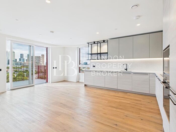 2 Bedroom Apartment To Rent In Hemlock Street, Barnacle House, E14