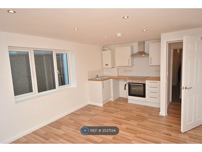 1 Bedroom Flat To Rent In Promenade, Southport, PR8