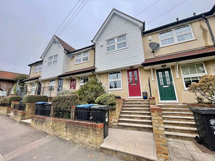 3 Bedroom Town House To Rent In Brook Road, Epping, CM16
