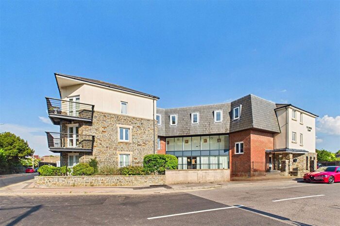 2 Bedroom Flat For Sale In Coleridge Vale Road North, Clevedon, BS21