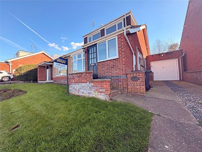 3 Bedroom Semi Detached House For Sale In St Peters Way, Weedon, Northamptonshire, NN7