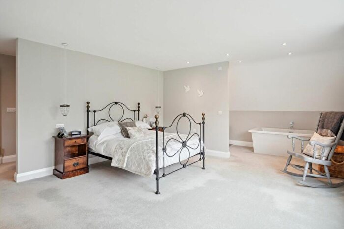 6 Bedroom Detached House For Sale In Lower Road, Stoke Mandeville, HP22