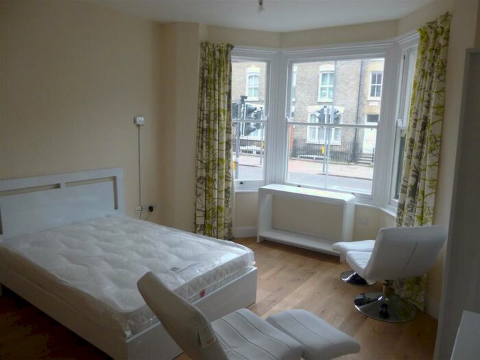Flat To Rent In Flat, Newmarket Road, Cambridge, CB5
