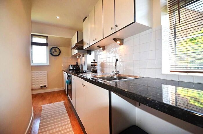 1 Bedroom Flat To Rent In Heatherden House, Iver, Buckinghamshire, SL0