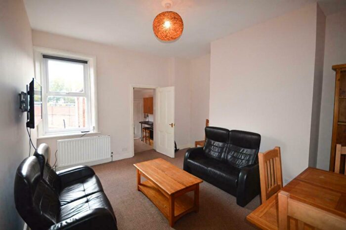 3 Bedroom Flat To Rent In £pppw - Ashleigh Grove, Jesmond, NE2