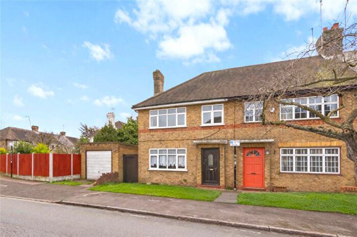 3 Bedroom End Of Terrace House For Sale In Penrhyn Avenue, Walthamstow, London, E17
