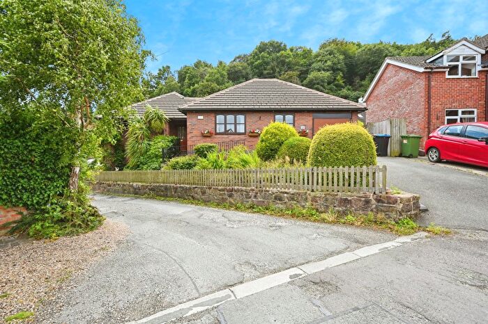 3 Bedroom Detached Bungalow For Sale In Hillfield, Frodsham, WA6