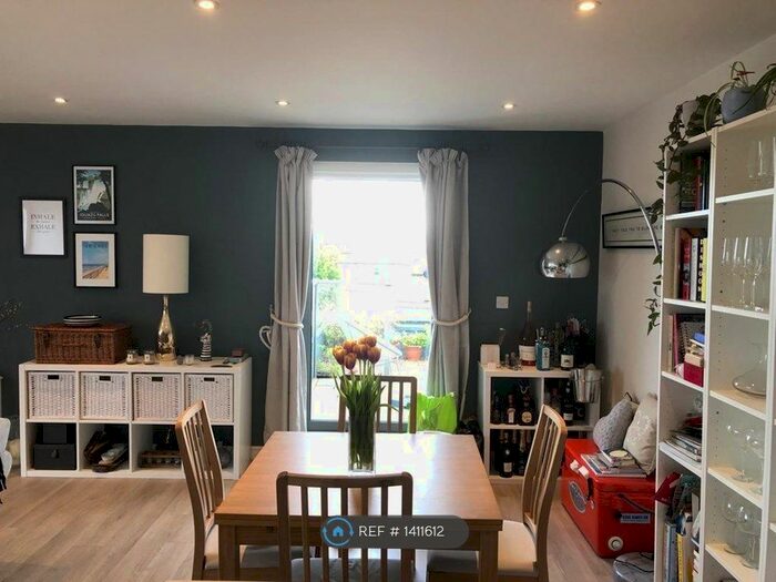 2 Bedroom Flat To Rent In London, London, N11