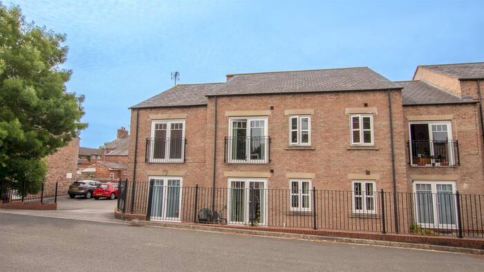 2 Bedroom Flat To Rent In Stephenson Court, York, YO26