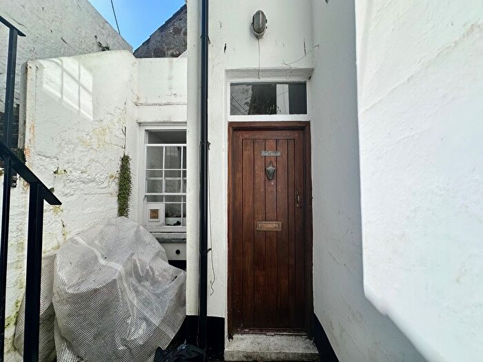 1 Bedroom Flat To Rent In The Malt House, Penzance, TR18