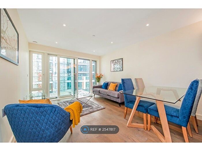2 Bedroom Flat To Rent In Deveraux House, London, SE18