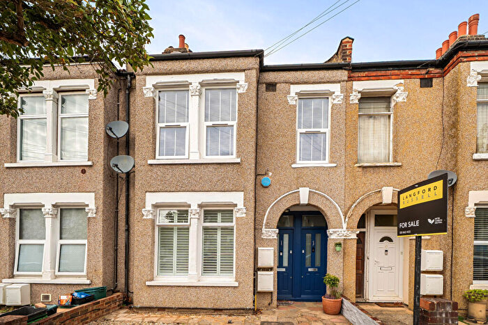2 Bedroom Apartment For Sale In Blandford Road, Beckenham, BR3