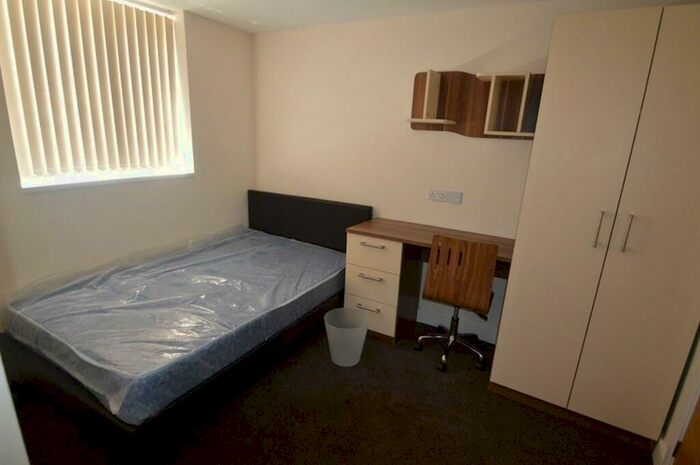 8 Bedroom Terraced House To Rent In Tiverton Road, Selly Oak, Birmingham, B29
