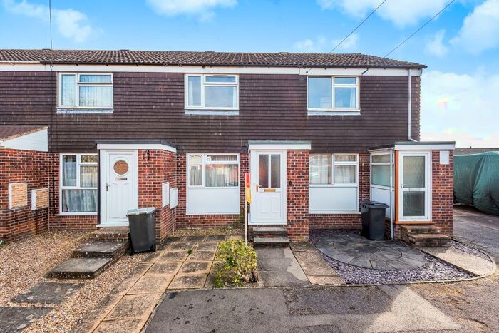 2 Bedroom Terraced House To Rent In Newbury, Berkshire, RG14