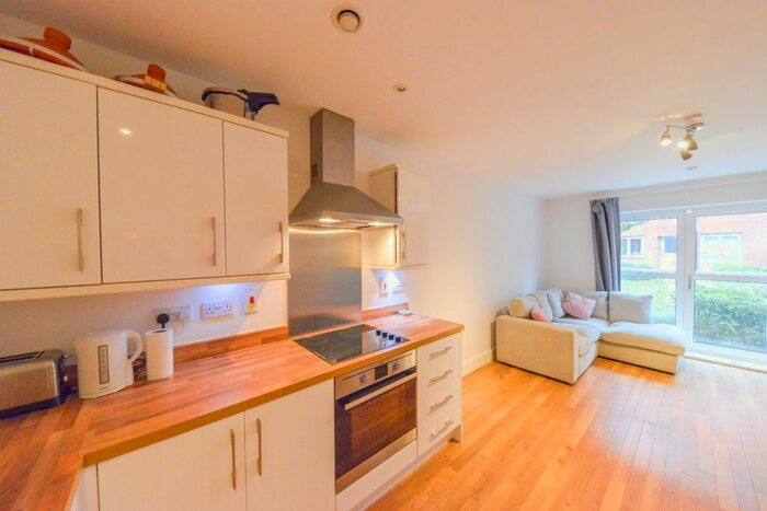 1 Bedroom Flat To Rent In Charrington Place, St. Albans, AL1