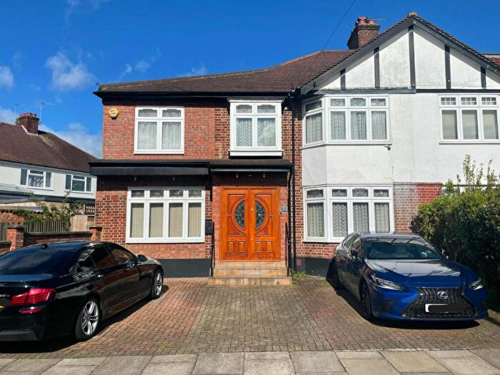 4 Bedroom Terraced House To Rent In Alders Road, Edgware, HA8