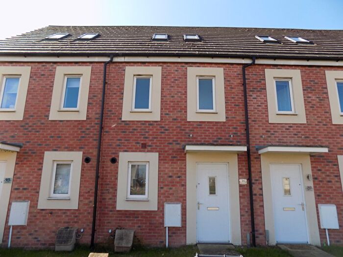 3 Bedroom Town House To Rent In Regal Walk, Bridgwater, TA6
