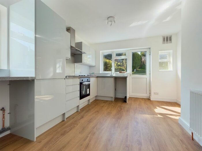 3 Bedroom Semi-Detached House To Rent In Eldred Avenue, Brighton, BN1