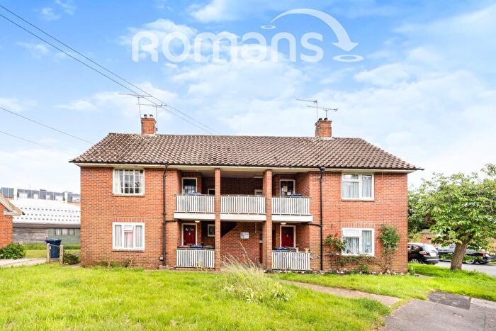1 Bedroom Flat To Rent In Cherry Tree Close, Farnham, GU9