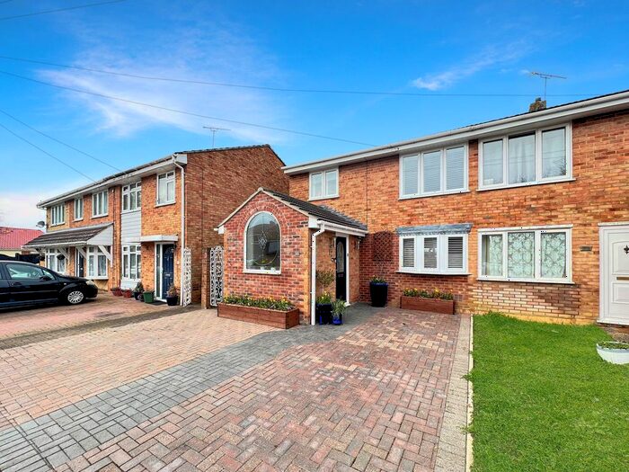 3 Bedroom Semi-Detached House For Sale In Weaversfield, Silver End, Witham, CM8