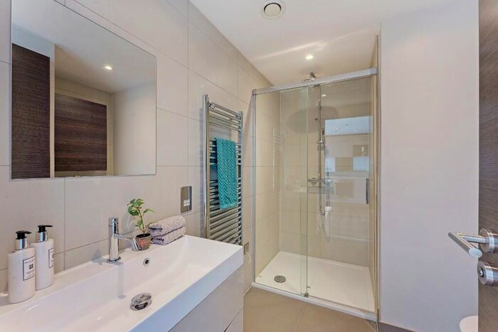 1 Bedroom Flat To Rent In Ewell Road, Surbiton, Surrey, KT6