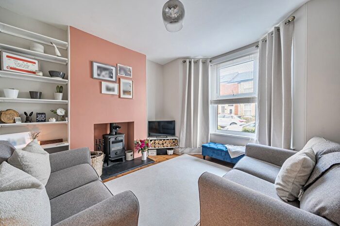2 Bedroom End Of Terrace House For Sale In Bonnington Grove, Exeter, EX1