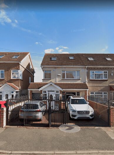 4 Bedroom Semi-Detached House To Rent In Gledwood Drive, Hayes, UB4