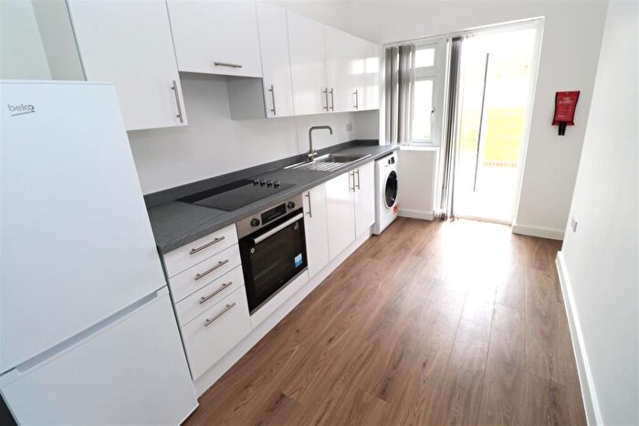 Flat To Rent In Talbot Road, Harrow, HA3