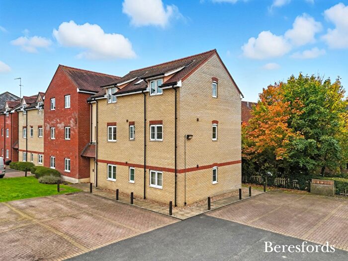 2 Bedroom Flat For Sale In Haslers Lane, Dunmow, CM6