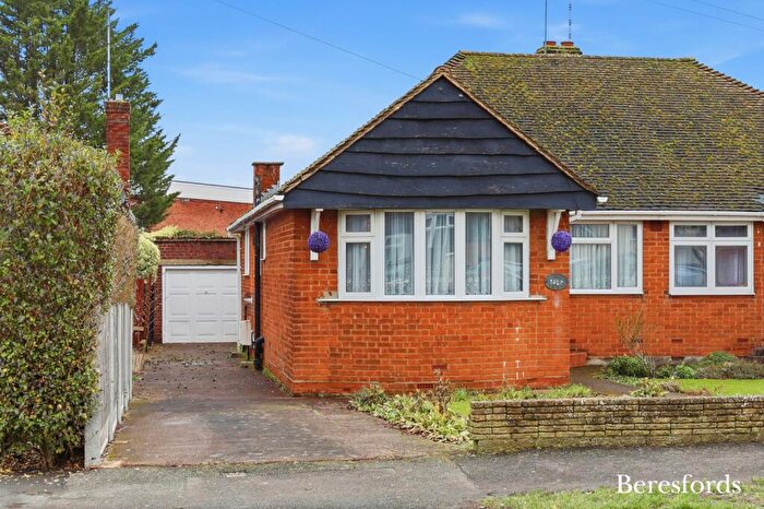 2 Bedroom Bungalow For Sale In Oliver Road, Shenfield, CM15